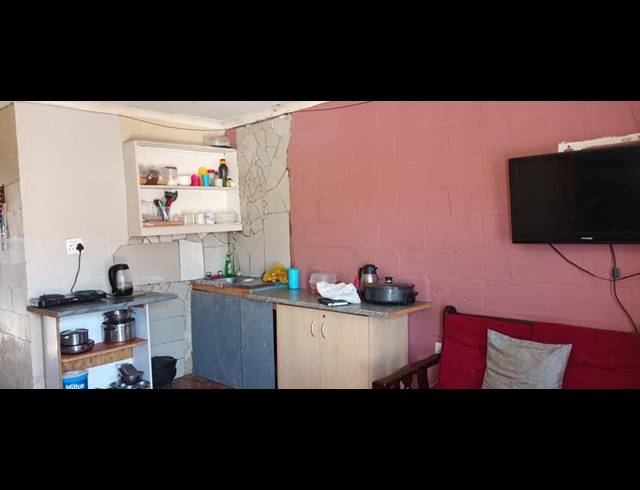 2 BEDROOM HOUSE FOR SALE IN PELIKAN PARK